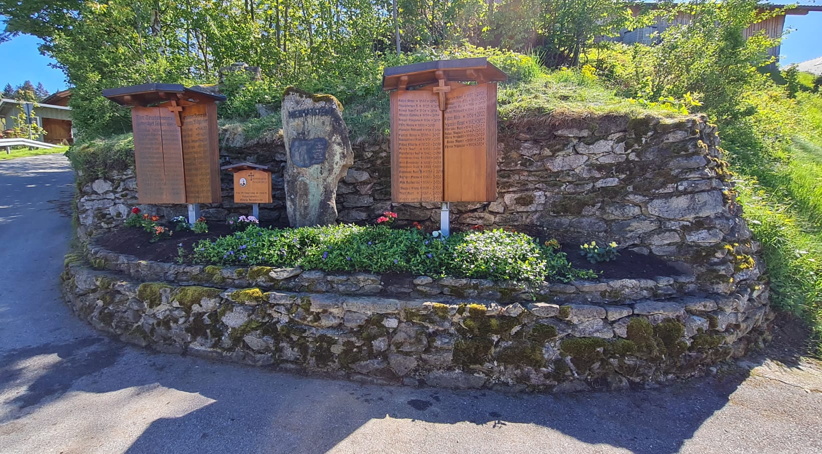Heimatstein der Burgsteiner Trachtler Bernried